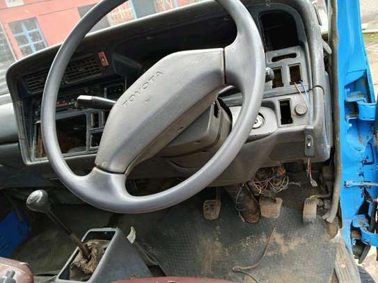 Toyota Hiace 5L matatu image 5