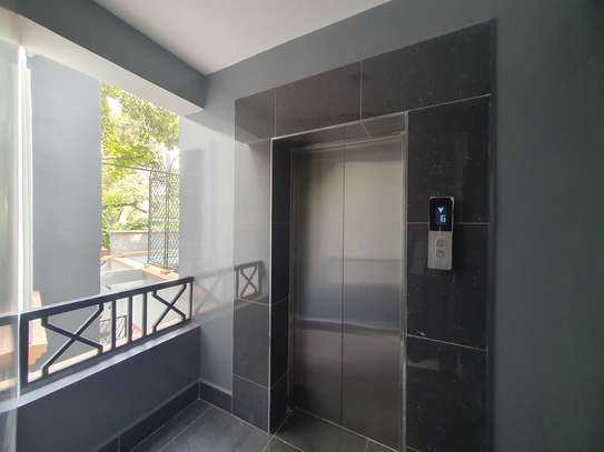 2 Bed Apartment with En Suite in Westlands Area image 5