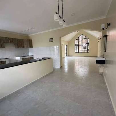 4 Bed House with En Suite in Kitengela image 5