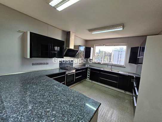 3 Bed Apartment with En Suite in Riverside image 4