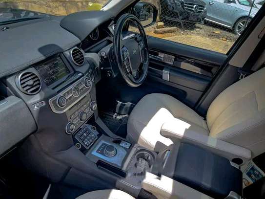 2015 Land Rover Discovery 4 HSE image 5