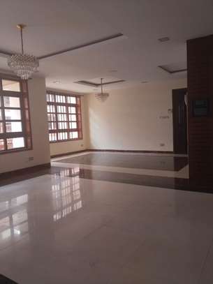 4 Bed Apartment with En Suite in Lavington image 9
