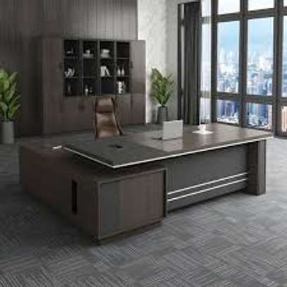 1.6 M L Shaped Modern Executive Office Desk image 8