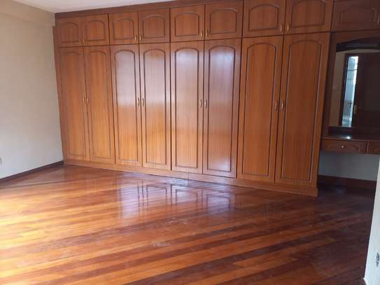 3 Bed Apartment with En Suite in Kileleshwa image 17