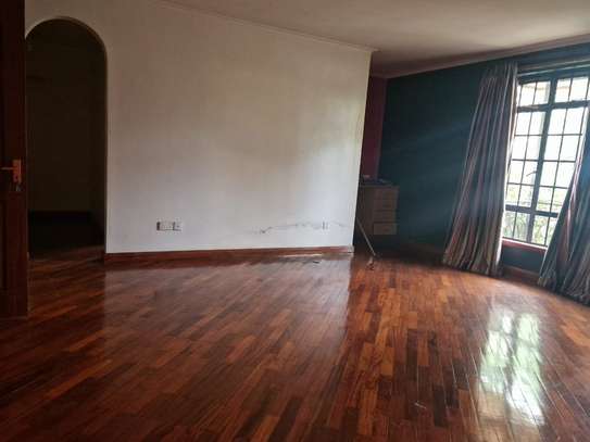 4 Bed House with En Suite at Lavington image 16