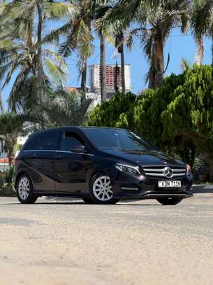 Mercedes benz B180 Black image 2