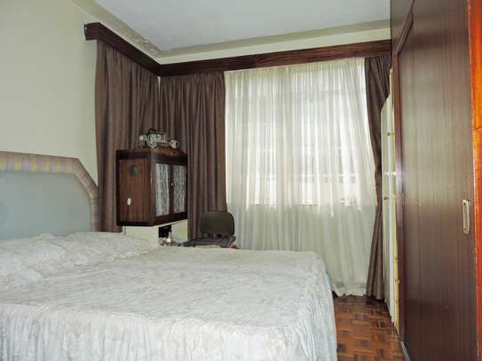 5 Bed Townhouse with En Suite at Riverside Drive image 4