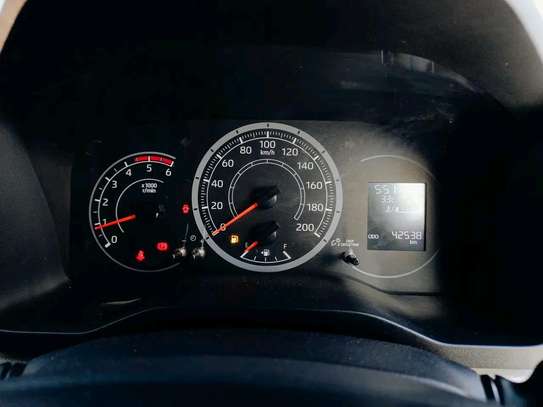 Toyota Hiace 9l manual diesel 2019 New shape image 11