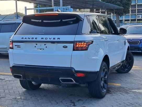 Range rover sport image 5