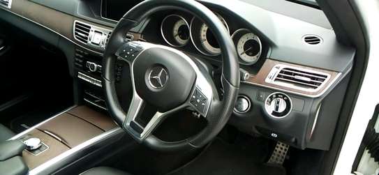 Mercedes Benz E250 Newshape image 5