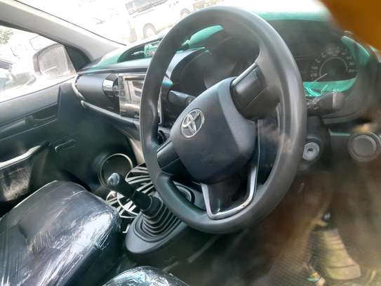 Toyota Hilux single cab 2wd 2016 image 4