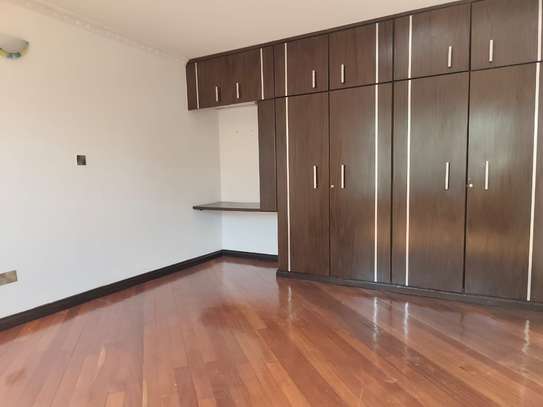 6 Bed House with En Suite in Runda image 8