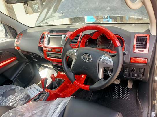 Toyota Hilux Auto Diesel 2015 image 4
