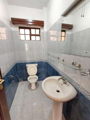 4 Bed Apartment with En Suite in Westlands Area image 7