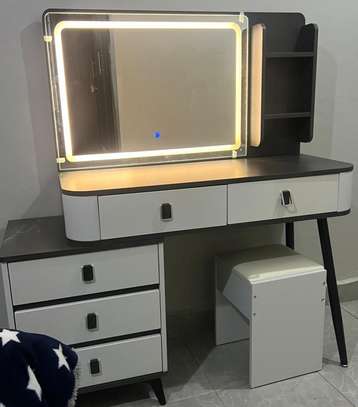 Dresser; Vanity Elegance Reflected Dressing Table image 5