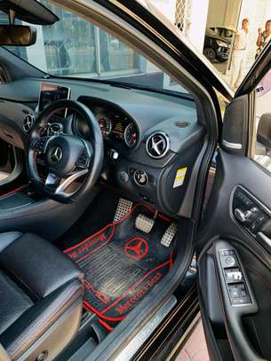 Mercedes Benz B250 image 4