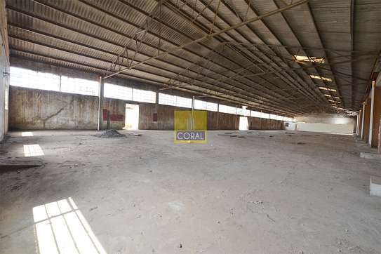 11997 ft² warehouse for rent in Thika image 5
