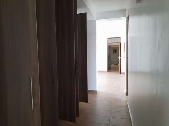 3 Bedroom apartment All Ensuite with a Dsq image 5