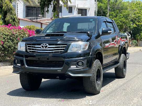 Toyota Hilux automatic diesel image 10