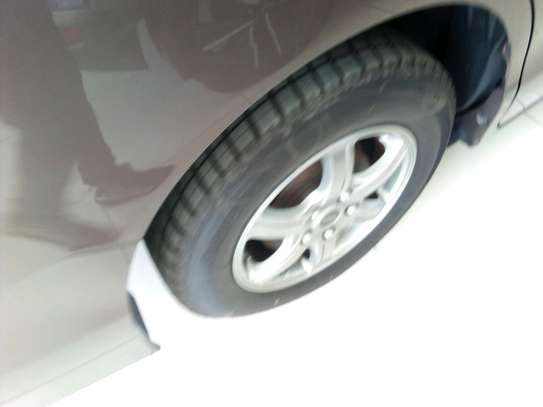 Toyota Noah brown image 3
