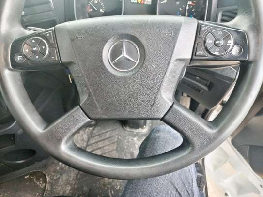 Mercedes Benz Across 2545 image 4
