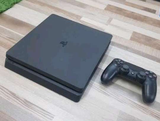 PlayStation 4 slim image 2