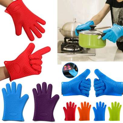 Heat resistant silicon oven glove image 1