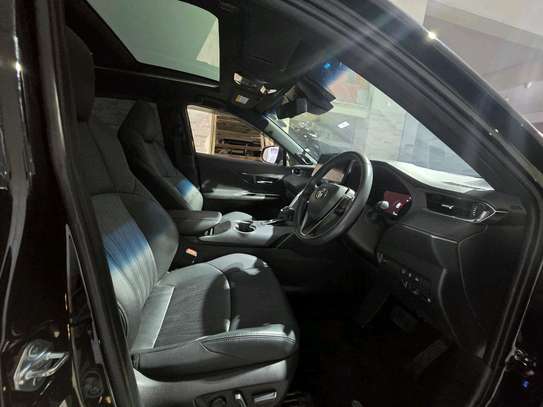 Toyota harrier 2020 image 2