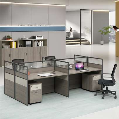 Glass-Screened 4-Way Modular Office Desk image 11
