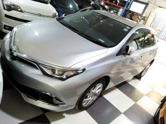 Toyota Auris silver image 10