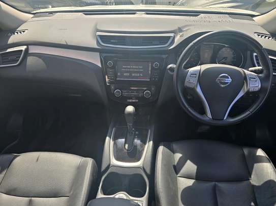 X-TRAIL image 6