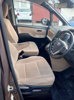 Toyota Noah Hybrid Brown 7 seater 2017 image 5