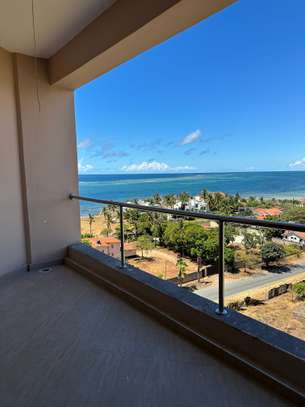 Serviced 2 Bed Apartment with En Suite at 1St Avanue image 26
