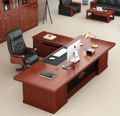 Office Desk: 1.6m Executive Mahogany Office Desk image 4