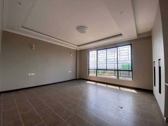 3 Bed Apartment with En Suite in Kilimani image 11