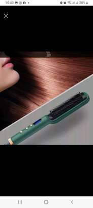Electric  hair straightener image 3