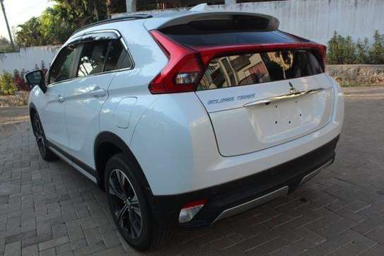 Mitsubishi Eclipse Cross SUV Alloys Sunroof 2018 30,000 Kms image 4