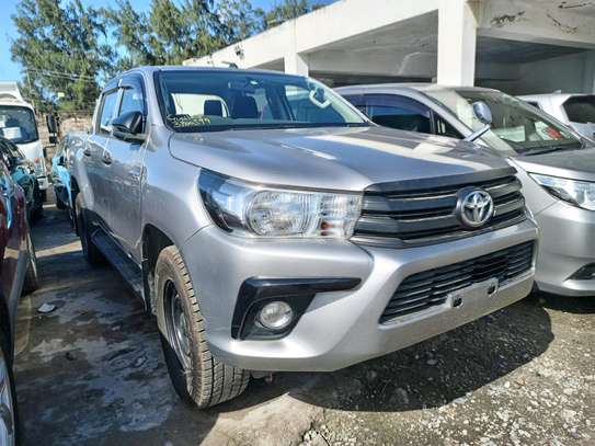Toyota Hilux double cabin 2016 silver image 1