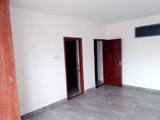 3 Bed Apartment with En Suite at Mombasa Road image 1