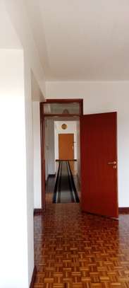 3 Bed Apartment with En Suite in Brookside image 1