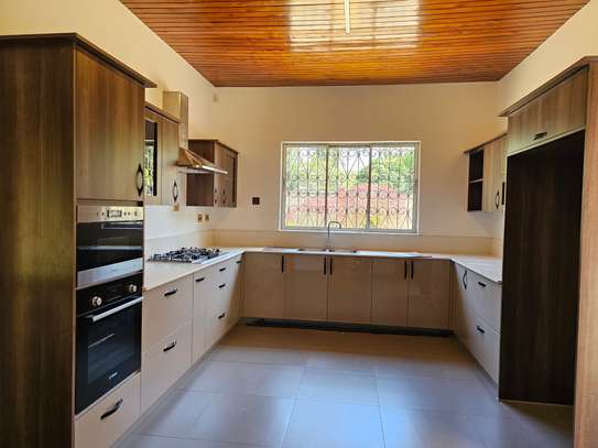 5 Bed House with En Suite at Loresho image 12