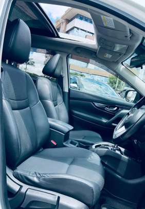 Nissan X Trail hybrid 2000cc petrol engine 2018 model. image 2