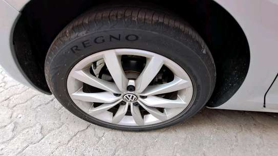 Volkswagen golf image 6