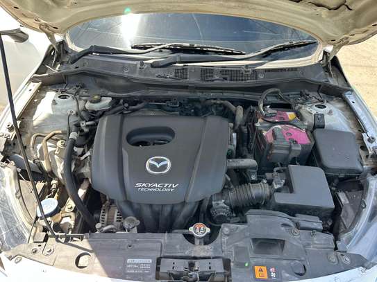 Mazda demio 2015 image 4