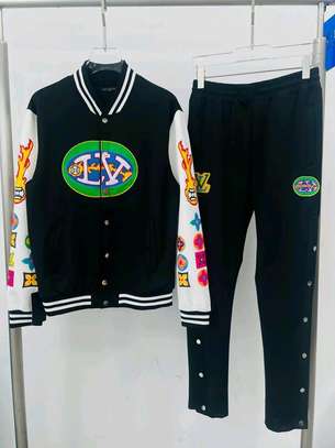 Designer track suit sizes xl, XXL and XXXL
Ksh.3500 image 2