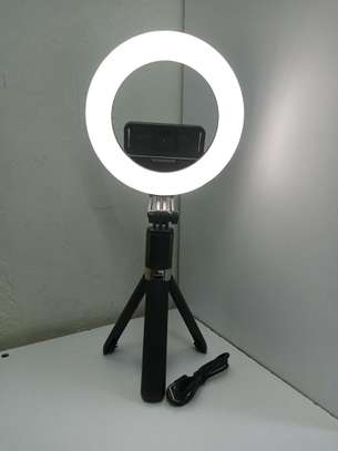 LO7 ring light with tripod stand image 1
