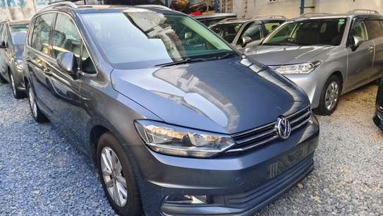 Volkswagen Touran TSI 2017 Sunroof image 2