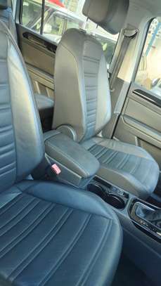 Volkswagen Touran TSI 2017 Sunroof image 7