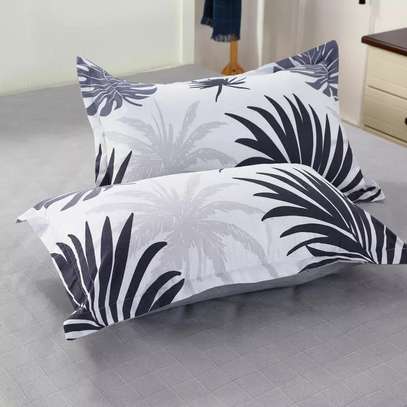 DECORATIVE BED PILLOWS image 3