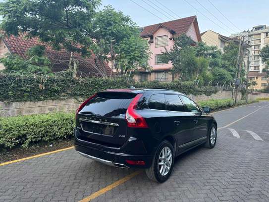Volvo Xc60 black color 2017 model image 7